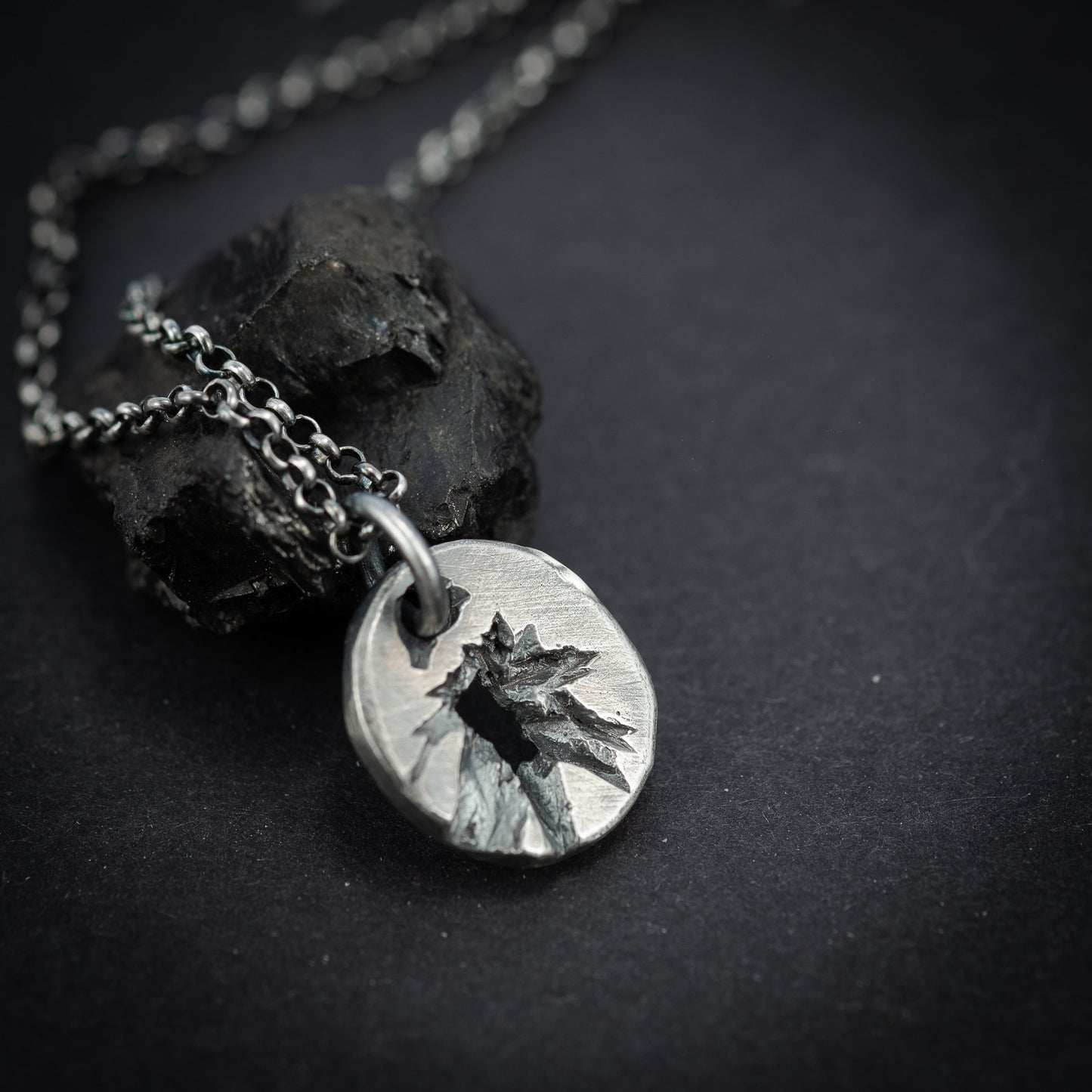 Round broken silver 925 pendant