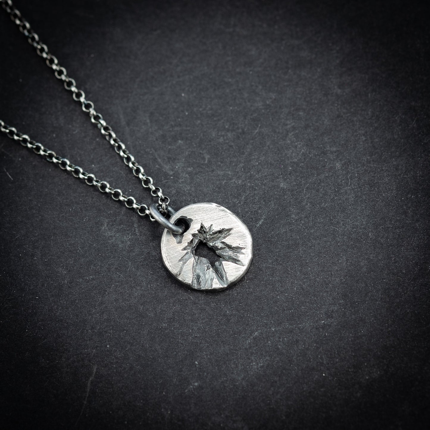 Round broken silver 925 pendant