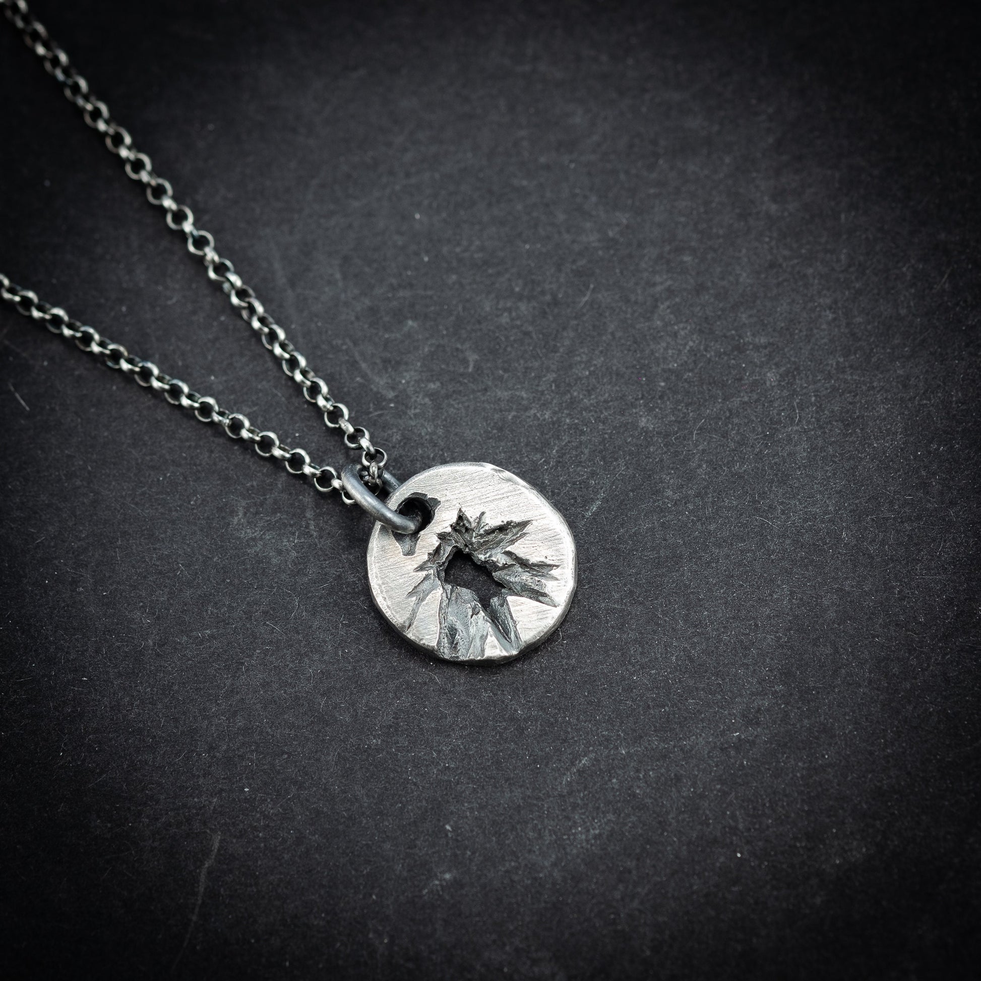 Round broken silver 925 pendant