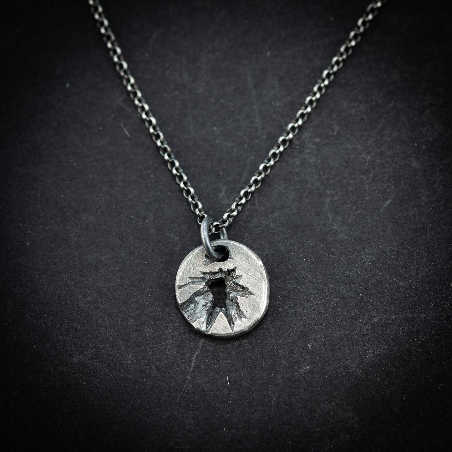 Round broken silver 925 pendant