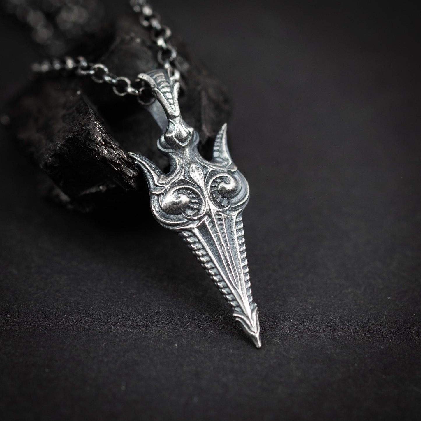 Viking Gungnir Spear Pendant Necklace, Silver Norse Warrior Amulet, Odin’s Weapon Jewelry for Men