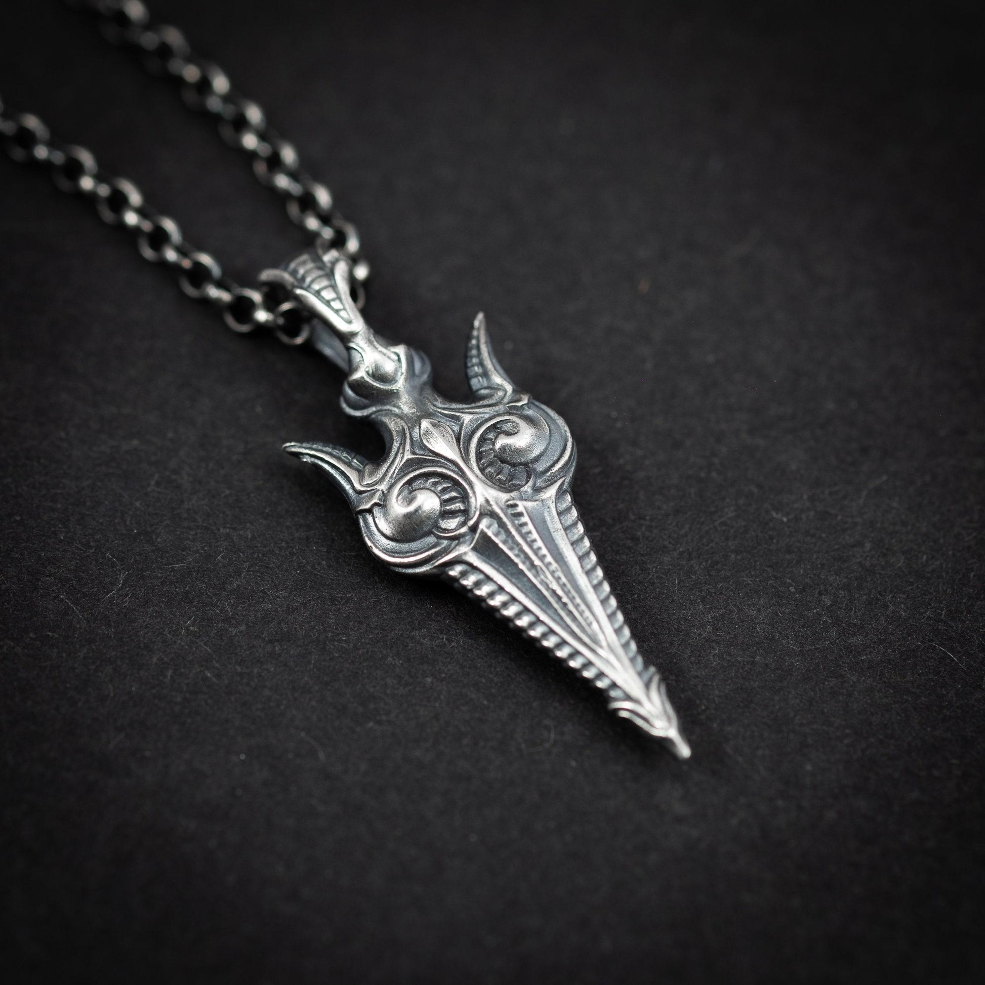 Viking Gungnir Spear Pendant Necklace, Silver Norse Warrior Amulet, Odin’s Weapon Jewelry for Men