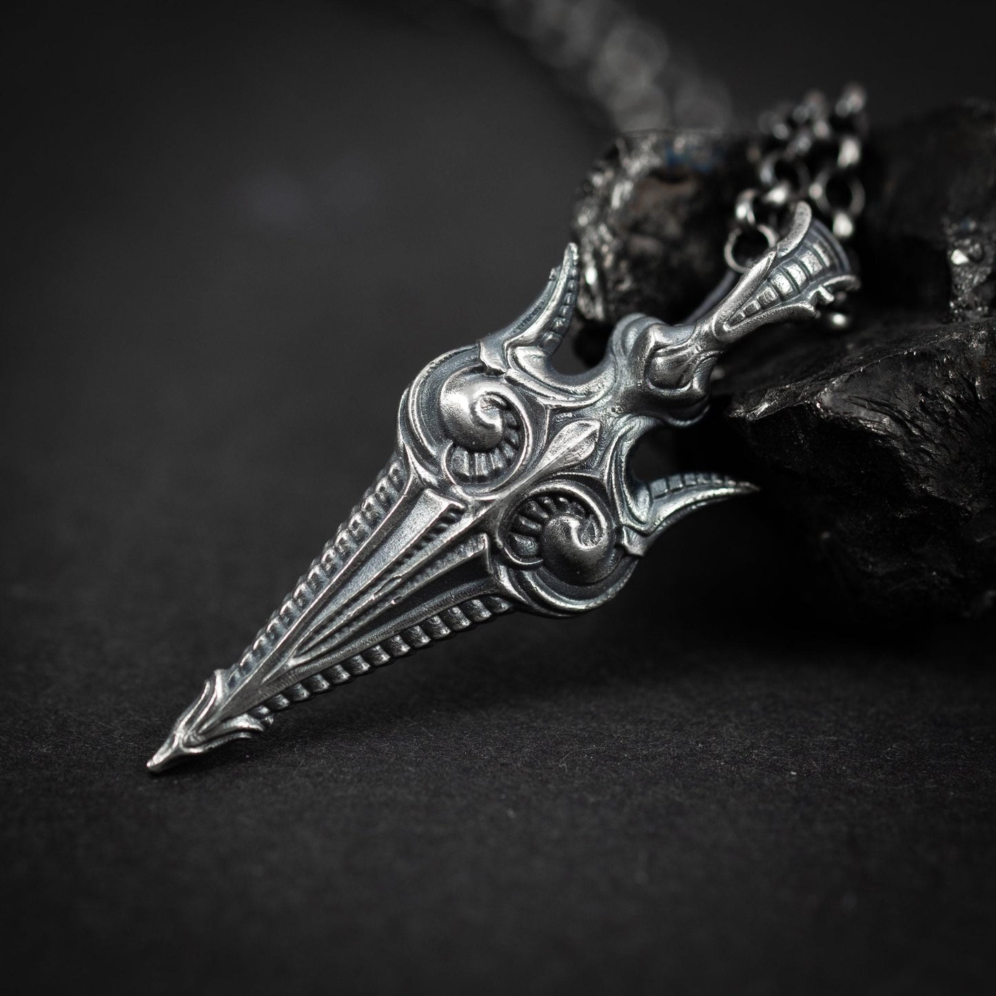 Viking Gungnir Spear Pendant Necklace, Silver Norse Warrior Amulet, Odin’s Weapon Jewelry for Men