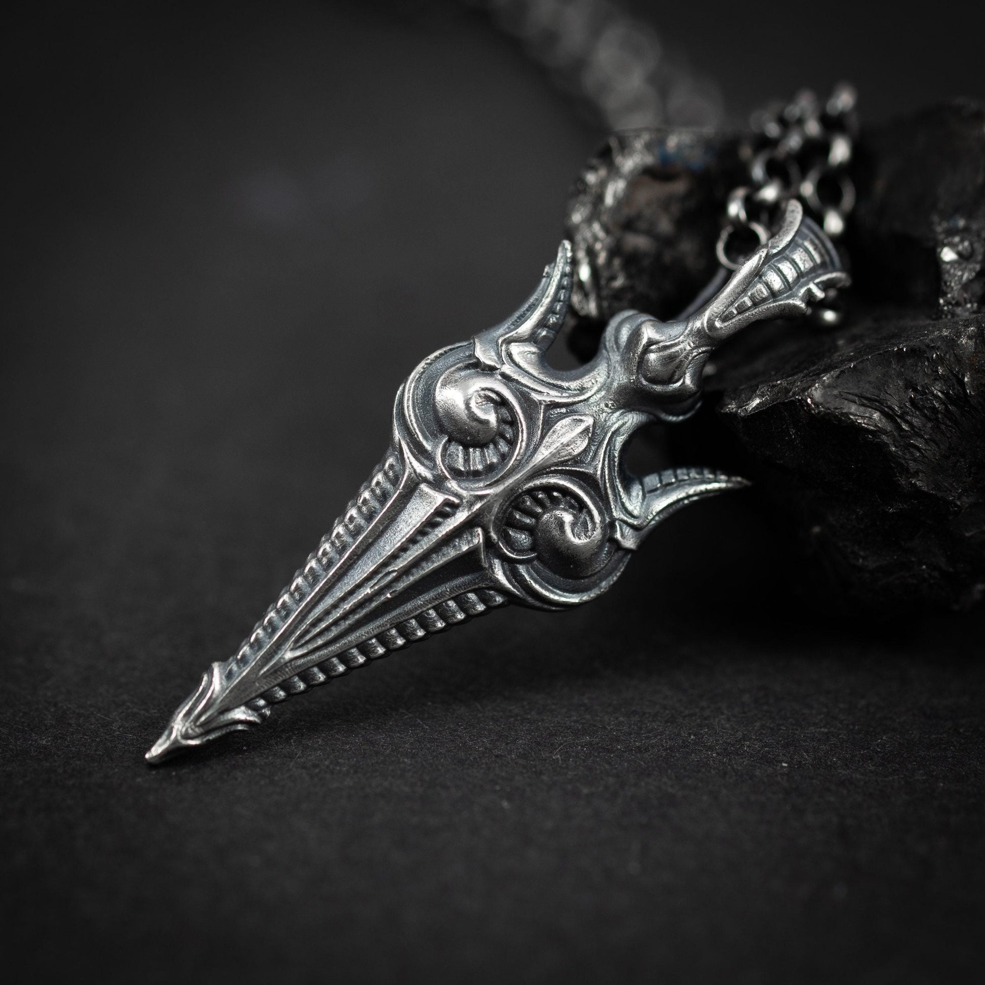 Viking Gungnir Spear Pendant Necklace, Silver Norse Warrior Amulet, Odin’s Weapon Jewelry for Men