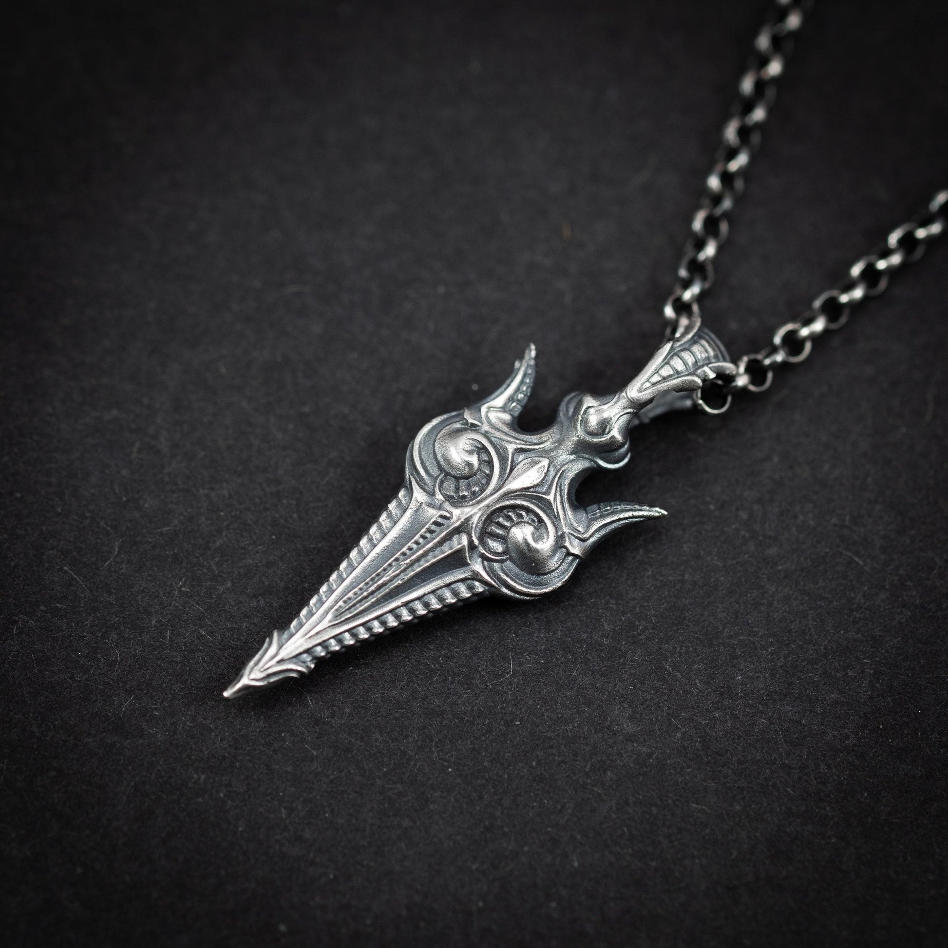 Viking Gungnir Spear Pendant Necklace, Silver Norse Warrior Amulet, Odin’s Weapon Jewelry for Men