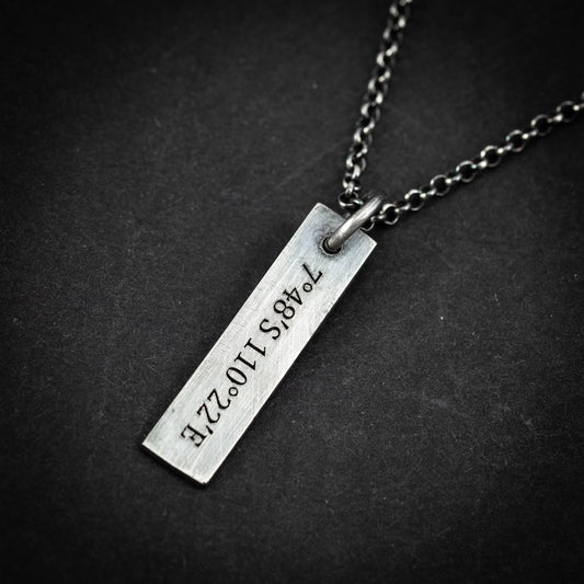 Personalized Silver GPS Coordinates Bar Necklace – Custom Location Jewelry for Meaningful Gifts
