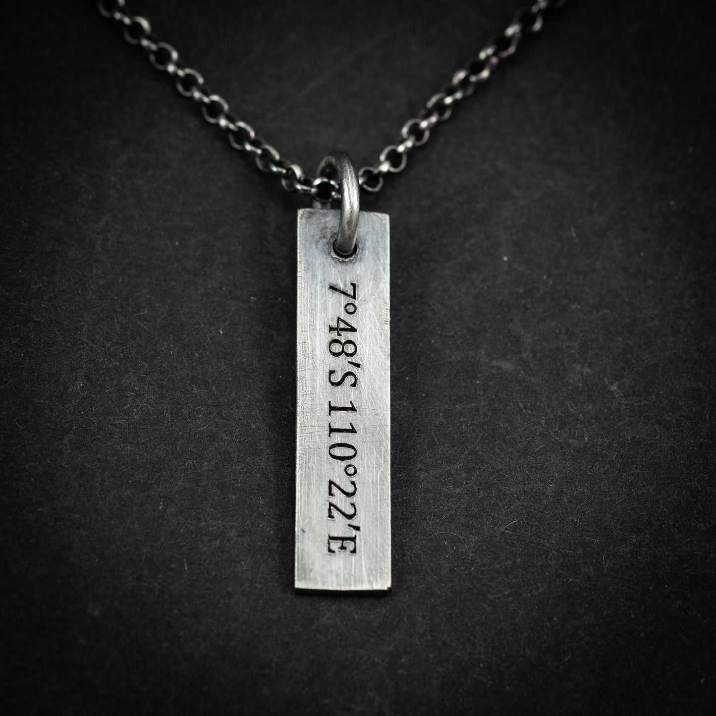 Personalized Silver GPS Coordinates Bar Necklace – Custom Location Jewelry for Meaningful Gifts