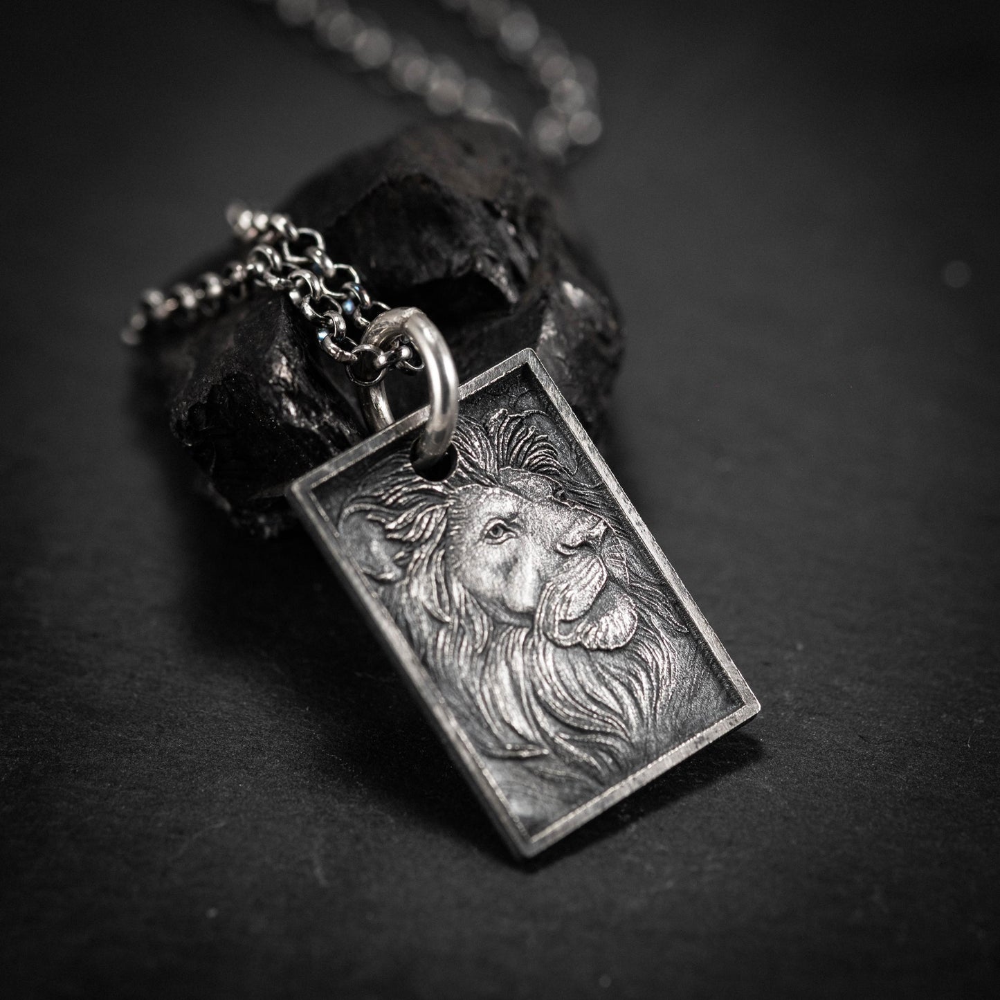 Silver Lion Head Pendant Necklace – Bold Men's Jewelry, Symbol of Strength and Courage, Unique Gift for Him