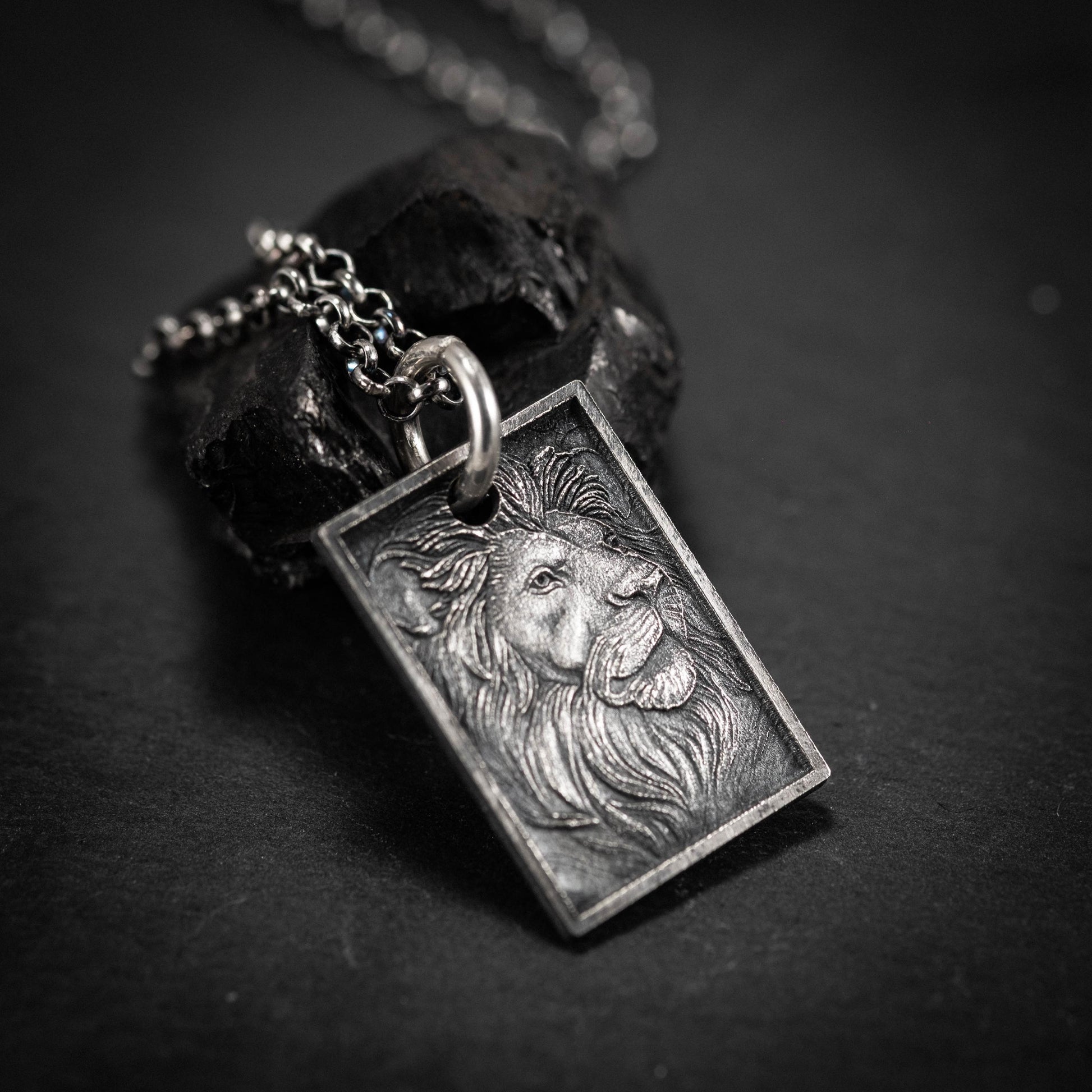 Silver Lion Head Pendant Necklace – Bold Men's Jewelry, Symbol of Strength and Courage, Unique Gift for Him