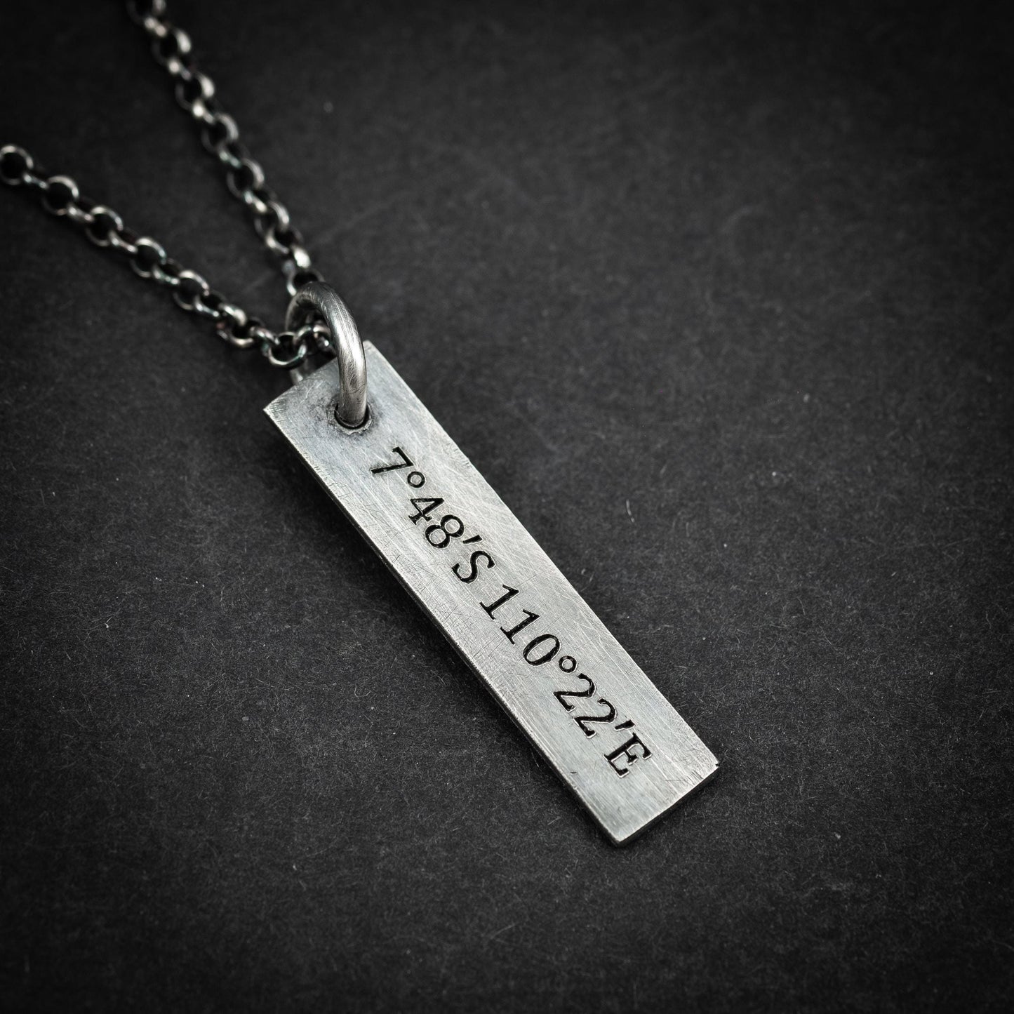 Personalized Silver GPS Coordinates Bar Necklace – Custom Location Jewelry for Meaningful Gifts
