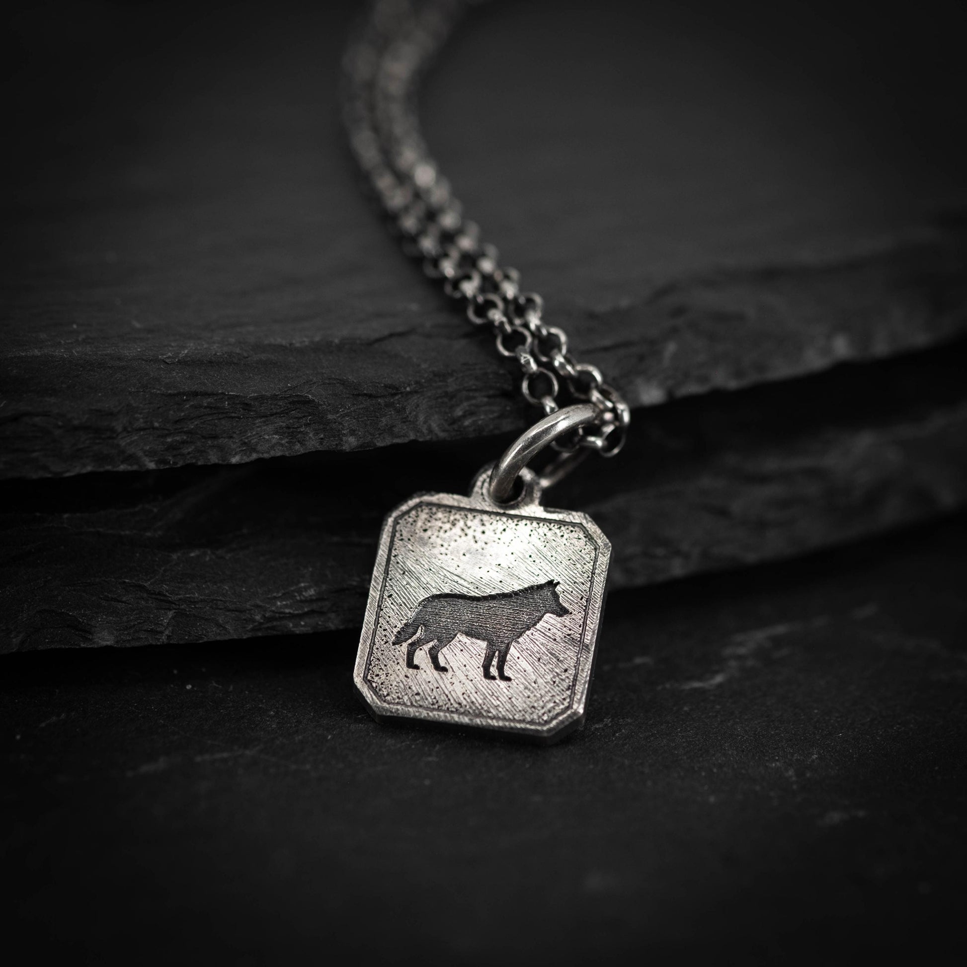 Silver Wildlife Necklace – Handmade Men’s Pendant with Engraved Wolf, Bear, Owl, Deer, Elephant, Bison, Personalized Jewelry
