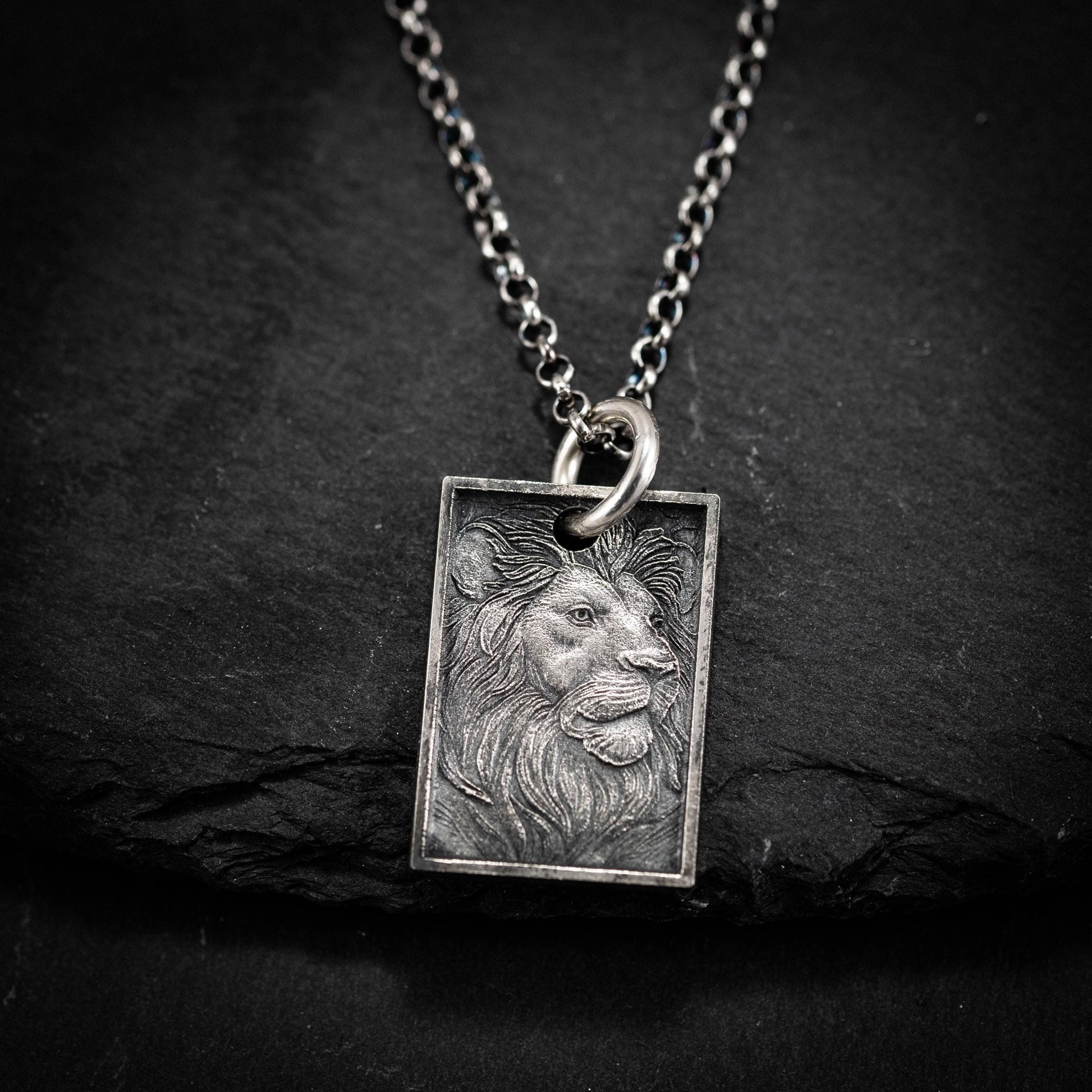Silver Lion Head Pendant Necklace – Bold Men's Jewelry, Symbol of Strength and Courage, Unique Gift for Him