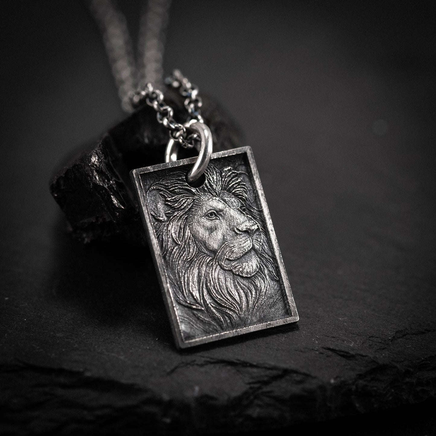 Silver Lion Head Pendant Necklace – Bold Men's Jewelry, Symbol of Strength and Courage, Unique Gift for Him