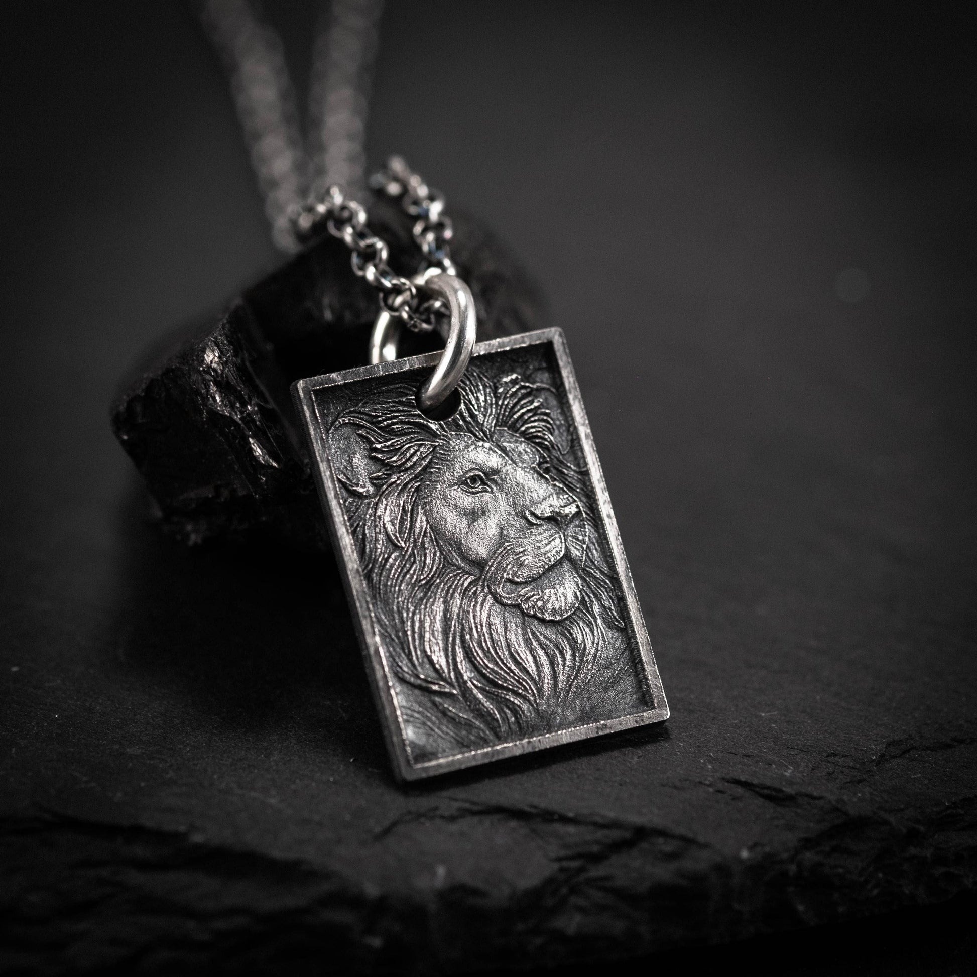 Silver Lion Head Pendant Necklace – Bold Men's Jewelry, Symbol of Strength and Courage, Unique Gift for Him
