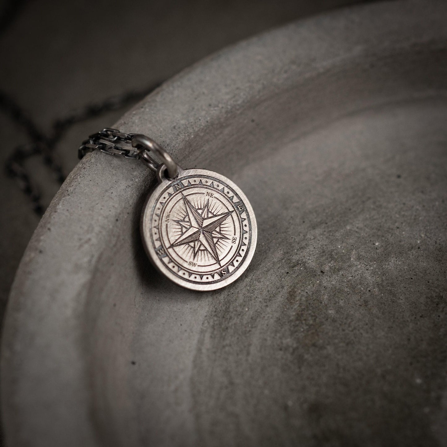 Silver Compass Travel Necklace – Adventure Pendant for Men, Symbolic Jewelry Gift for Explorers and Travelers
