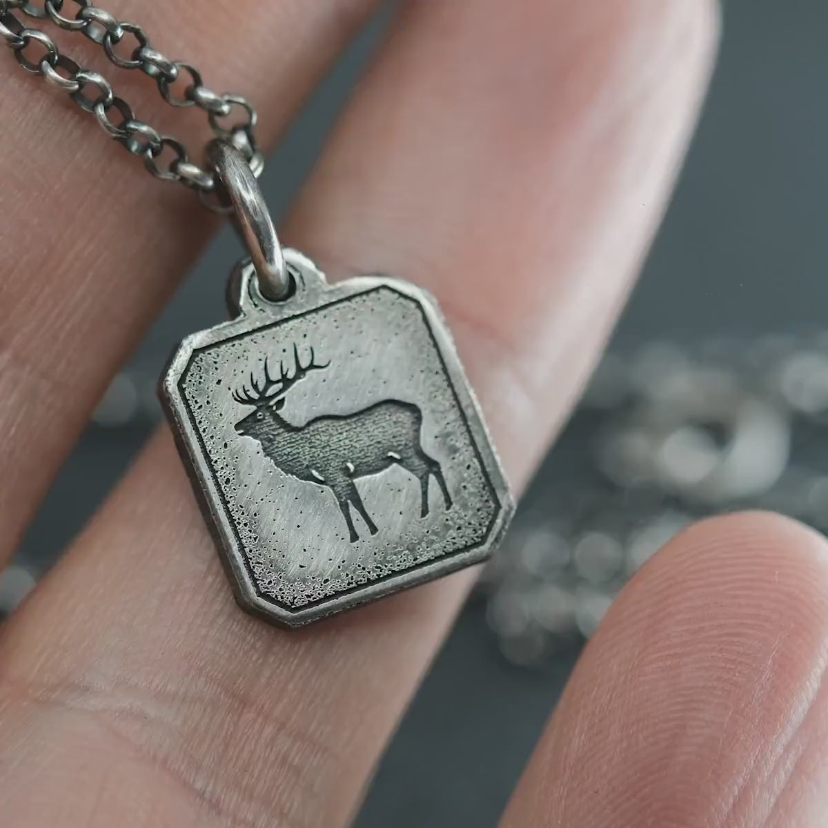 Rustic Silver Deer Necklace – Men’s Elk Pendant, Engraved Wildlife Totem Jewelry, Nature Inspired Gift for Him