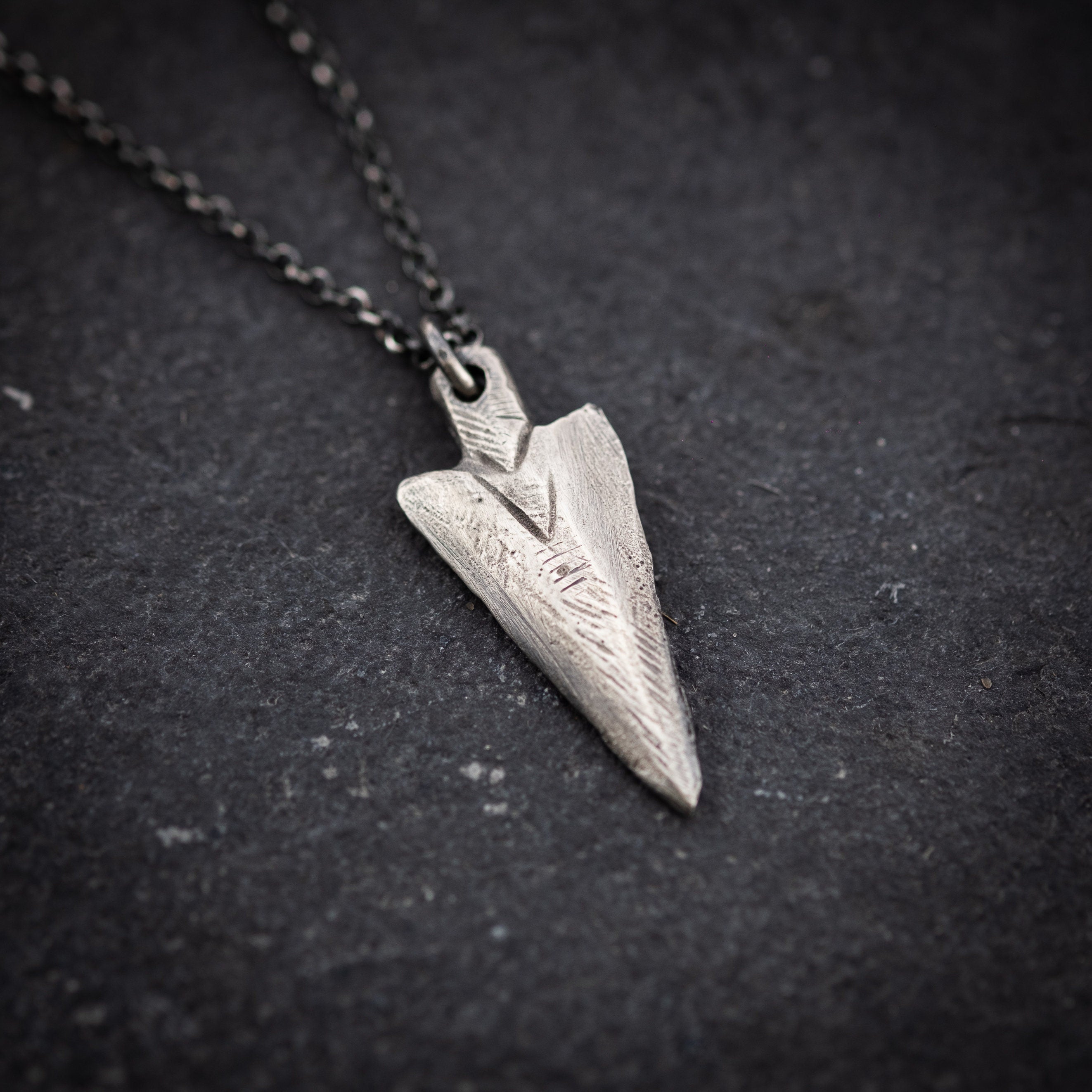 Silver arrowhead pendant | FULL-SILVER