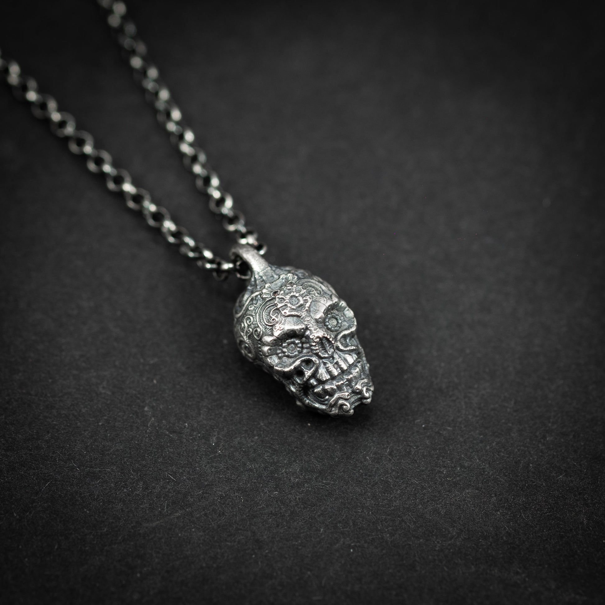 Memento mori Rustic Skull Silver Necklace for men, Boyfriend gift, best friend gift, handmade goth oxidized jewelry, mens necklace